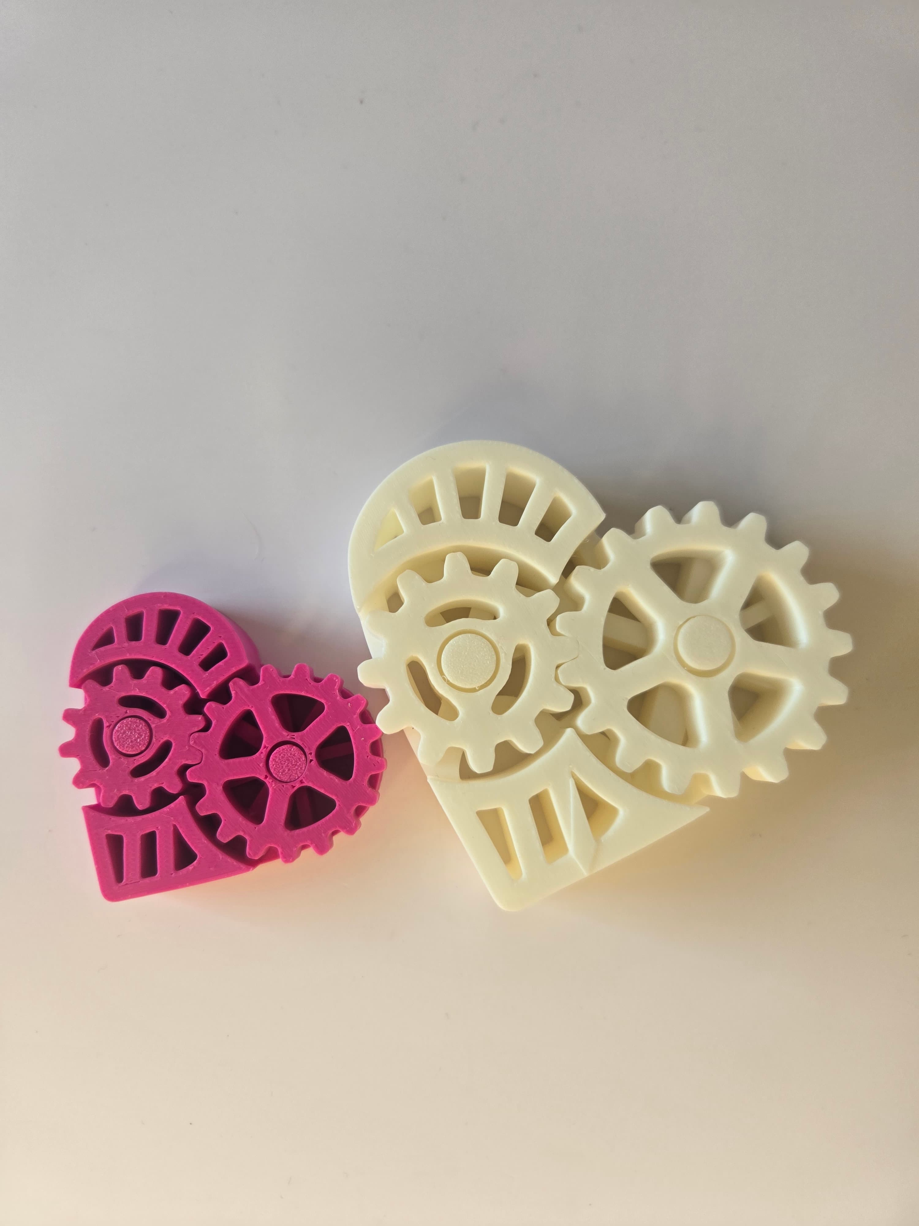 Fidget Gear Heart product photo 1