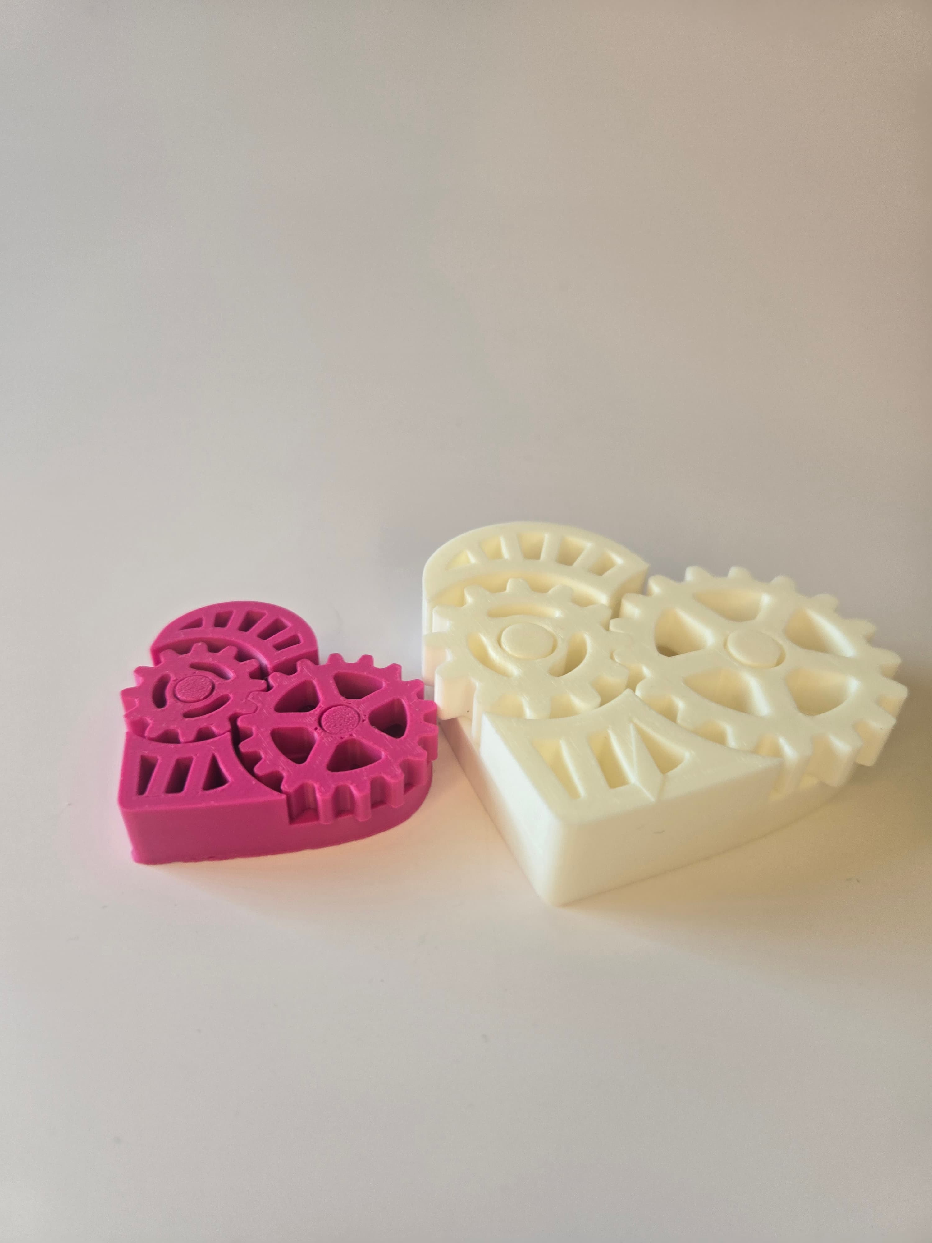 Fidget Gear Heart product photo 2